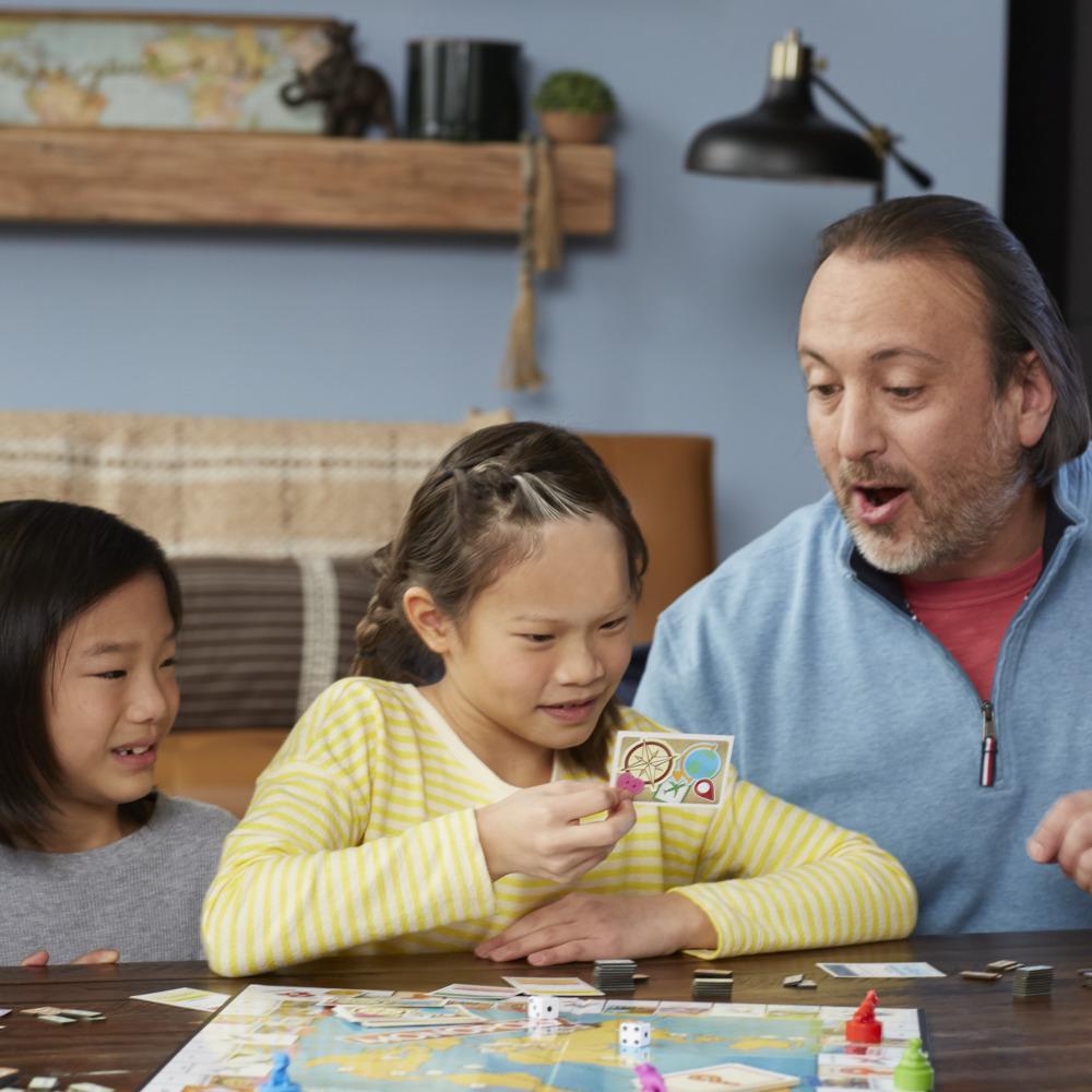 Hasbro Gaming Monopoly Voyage Autour du Monde - Jeu de société pour Famille  et Enfants, Pions-tampons encreurs, Plateau de Jeu effaçable à Sec, 8 Ans  et Plus, Multicolore : : Jeux et